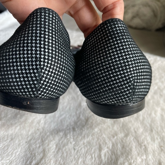 AGL Flats. B/W houndstooth w/red buckle. Size 6.5. GUC - Picture 6 of 12